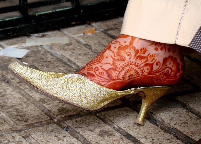 Mehndi art on a ladies foot